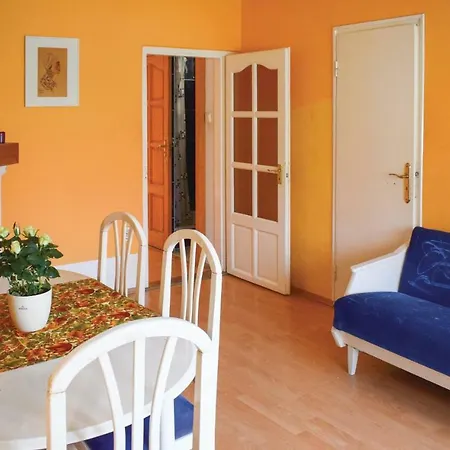Four Bedroom Holiday In 度假居