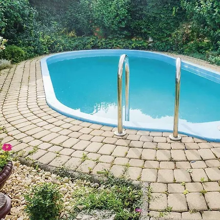 Four Bedroom Holiday In *