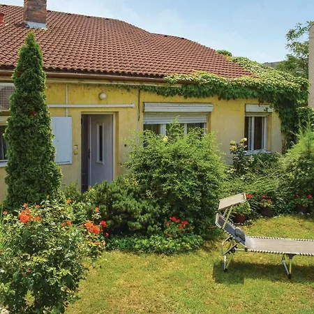 Four Bedroom Holiday In *
